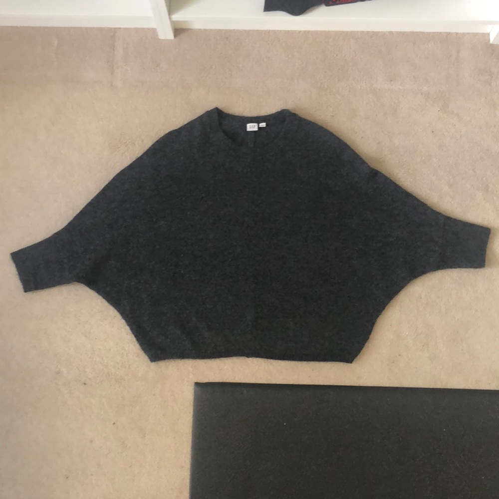 Gap relaxed shoulders sweater